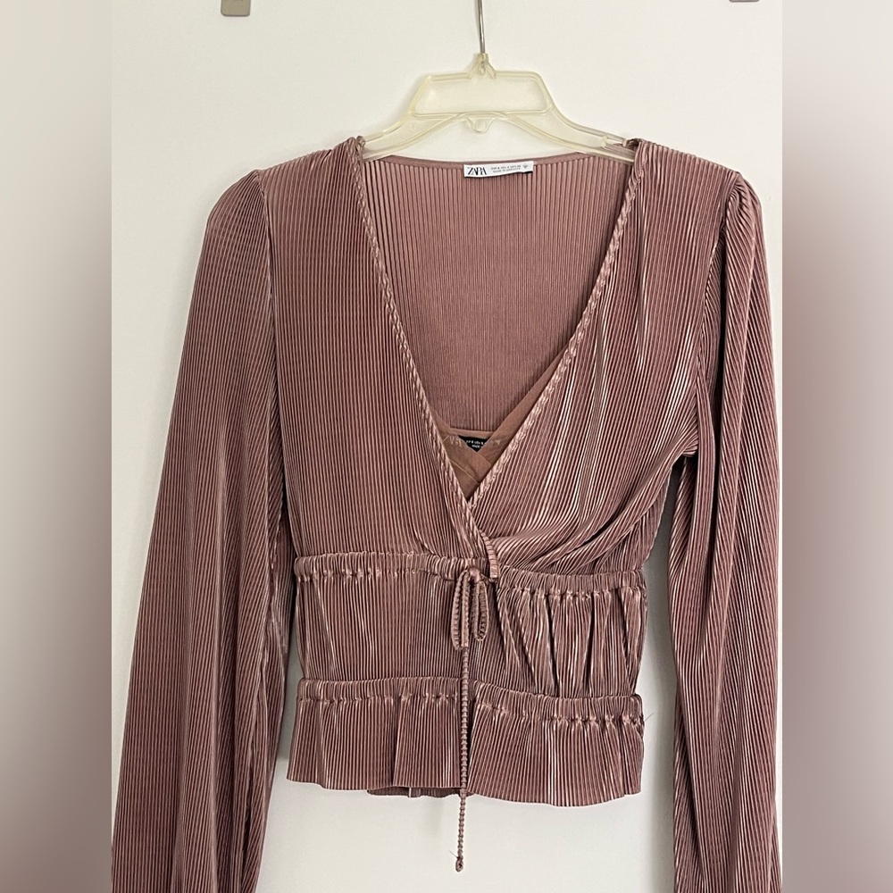 Zara BUNDLE: Dusty Rose Pleated V-Neck Blouse + Camisole